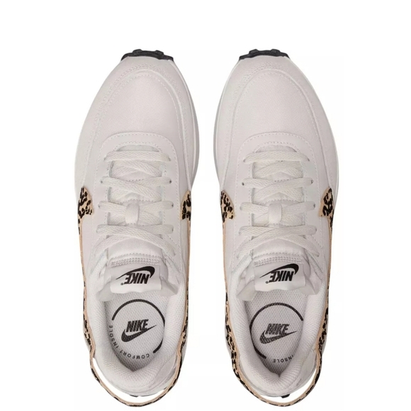 NIKE WAFFLE DEBUT CASUAL SNEAKER New No Box Woman's Size 10 - Picture 3 of 10